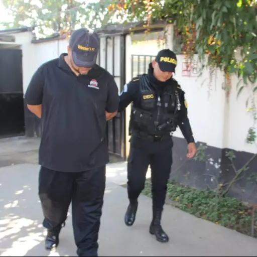 Hombre acusado de matar a su cónyuge ,