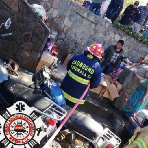 cohetes incendia San Marcos ,