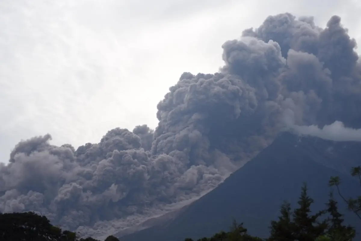 The Fuego Volcano in eruption, seen from Alotenango municipality, Sacatepequez department, about 65 km southwest of Guatemala City, on June 3, 2018. / AFP PHOTO / ORLANDO ESTRADA