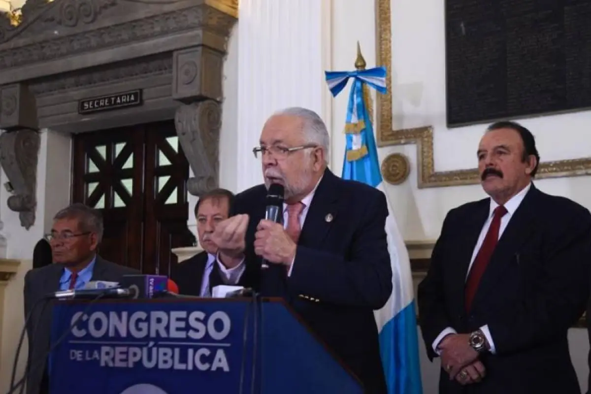 Conferencia de prensa de los Dignatarios de la Nación. Fotografía de archivo de Publinews. 