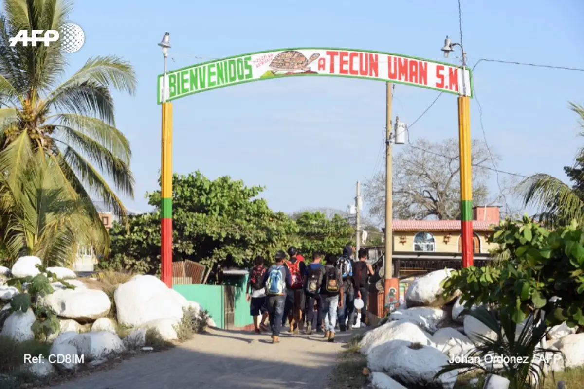 Migrantes hondureños en frontera Guatemala-México., 