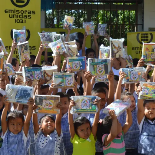 Cuadernos con Corazón en El Progreso. Foto Emisoras Unidas El Progreso  