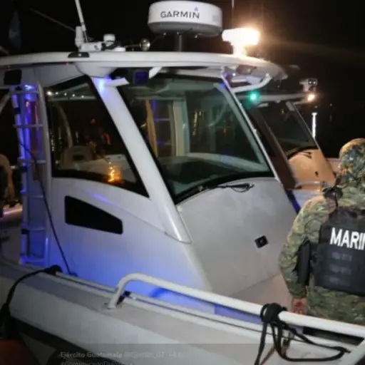 Ejército de Guatemala costales supuestos ilícitos aguas internacionales ,