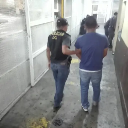 Dos de las detenciones se dieron en el edificio del MP en Santa Cruz del Quiché  