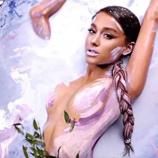 arianagrandegodisawomanrepublicrecords1532111738-d7c3deb364bfbabf7e07f45471cd2142-1200x600 ,