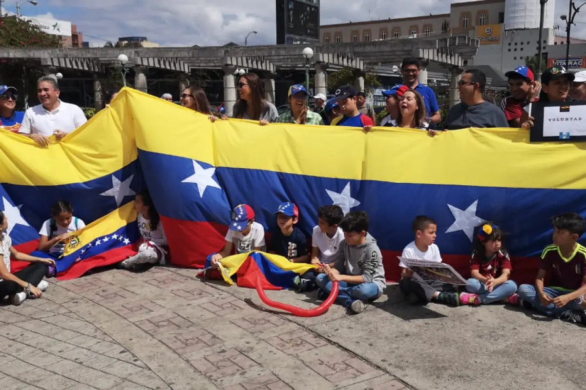 ef0799bb-71c9-447f-bc5e-7ad922917305, 