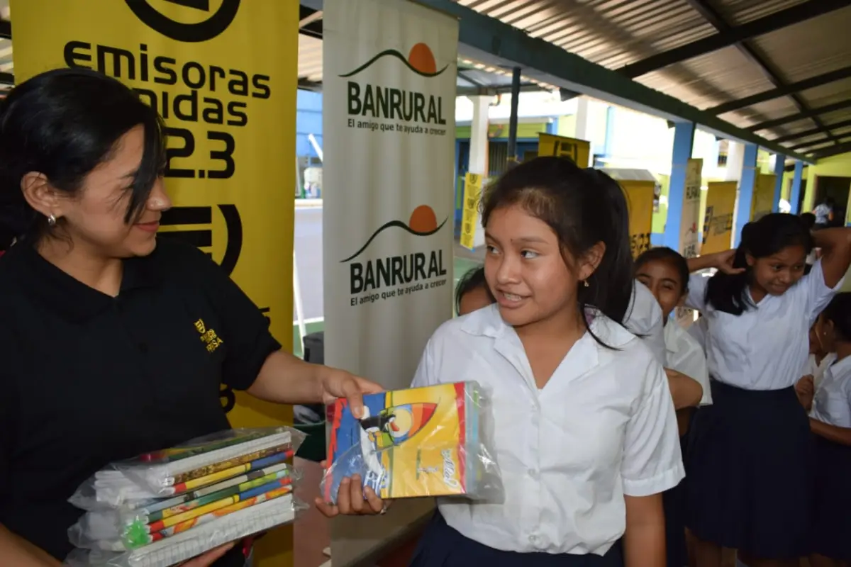 Cuadernos con Corazón en Quilá, Samayac, Suchitepéquez. Foto Fridel Mejicanos (24), 