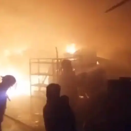 Al menos 90 locales afectados y pérdidas que superan el medio millón de quetzales dejó el incendio.