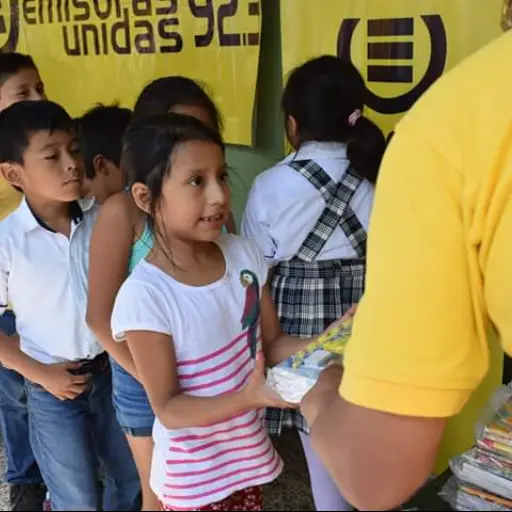 Entrega de Cuadernos con Corazón en Samayac, Suchitepéquez. Foto Fridel Mejicanos (10) ,