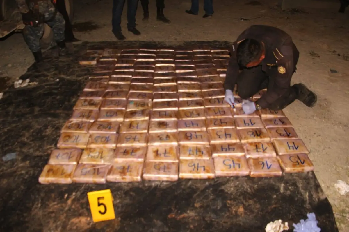 PNC paquetes cocaína Guatemala, 