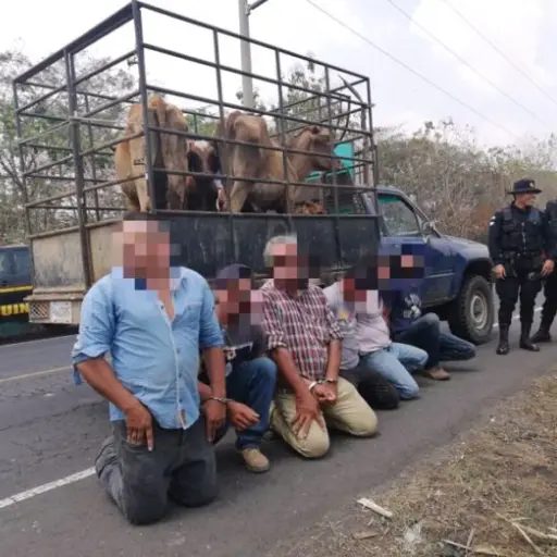 Los detenidos son acusados de matar a un guardia de seguridad. Foto PNC