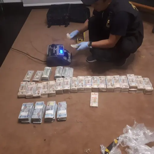 Dinero del narco incautado. ,