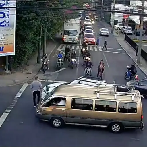 Colisión vehicular ,