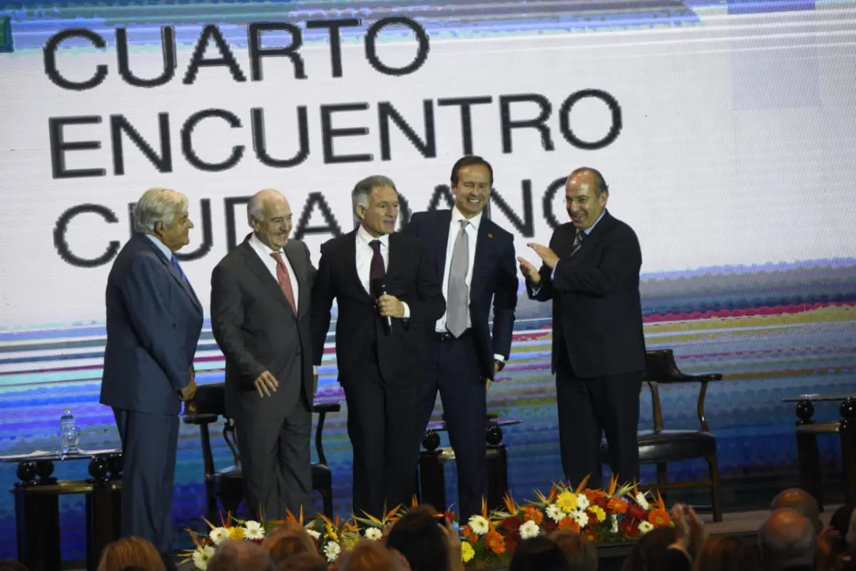 Expresidentes de Uruguay, Colombia, México y Bolivia con Dionisio Gutiérrez, 