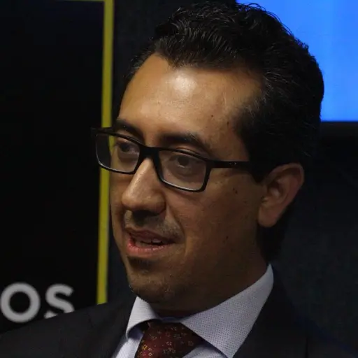 Jonathan Menkos durante una visita a emisoras Unidas