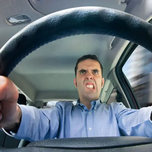 los-grandes-riesgos-de-conducir-enojado ,