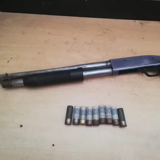 Supuestos prestamistas amenazaron con escopeta a un hombre