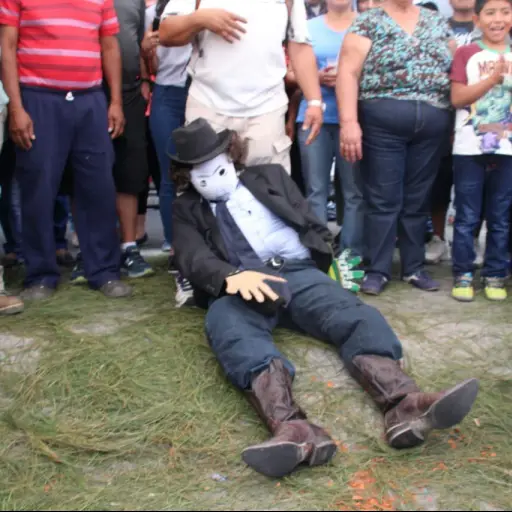 Quema de Judas Guatemala Emisoras Unidas ,