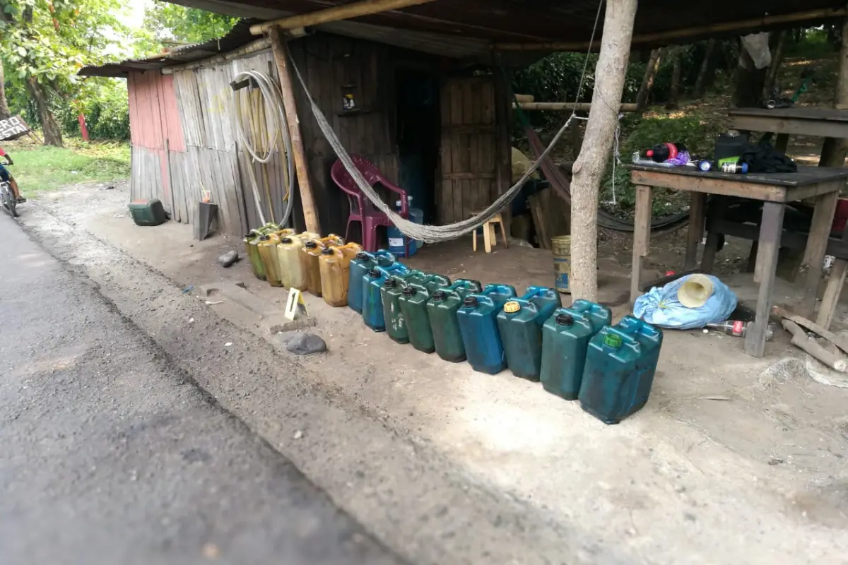 Venta ilegal de combustible en Suchitepéquez