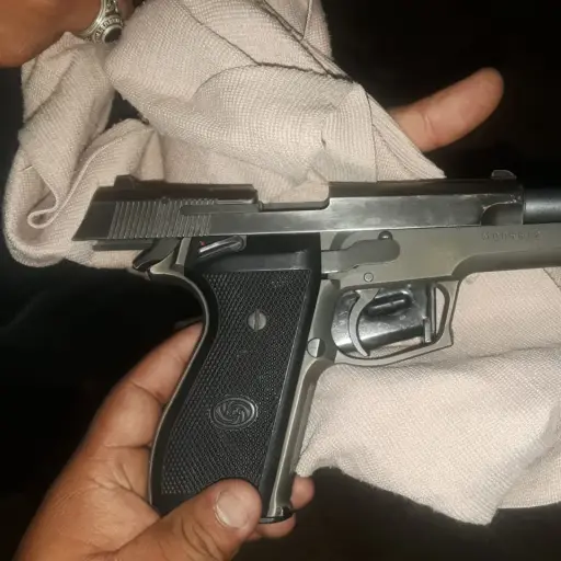 Capturan a hombre quien disparó contra policías