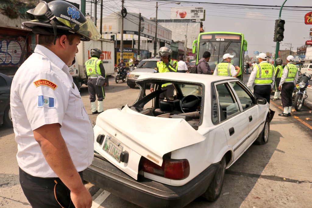 Choque entre vehículo y Transmetro 1 | 