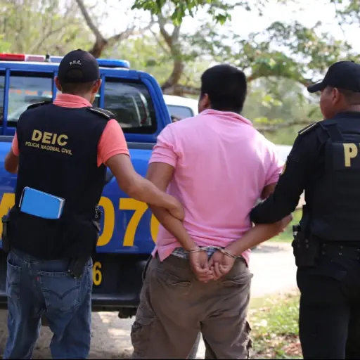 Cuatro personas capturadas en allanamientos en Izabal