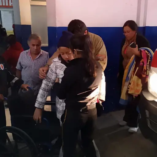 Una de las personas con síntomas de hipotermia. Foto: Bomberos Voluntarios.