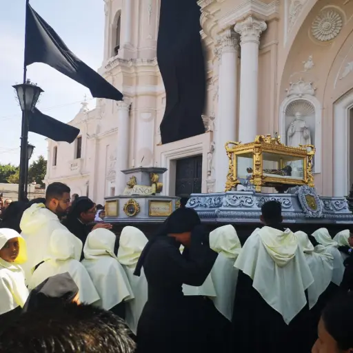 Cristo Yacente procesión infantil Templo Santo Domingo Emisoras Unidas Guatemala ,