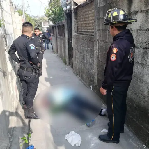 Mujer asesinada en la colonia El Limón, zona 18.