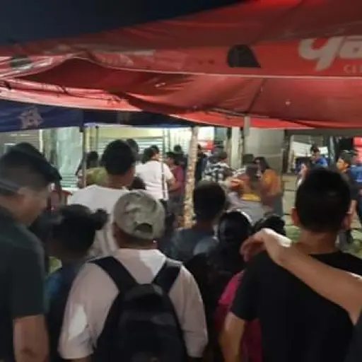 Pobladores del sector llegaron a observar lo ocurrido.