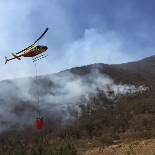 Continúan acciones para combatir incendio forestal en Sacatepéquez ,