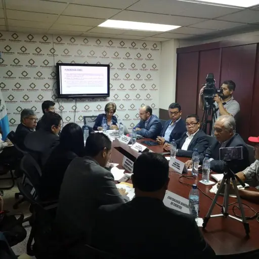 CNEE alumbrado público Nineth Montenegro Emisoras Unidas Guatemala ,