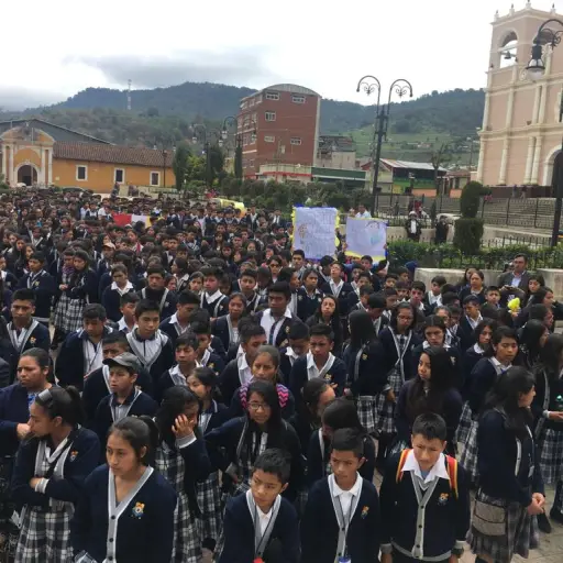 Jóvenes marchan en Totonicapán