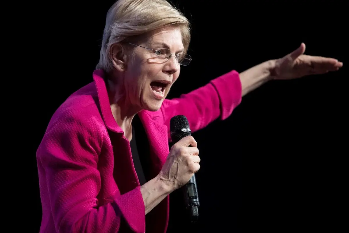 MRX18. WASHINGTON (ESTADOS UNIDOS), 01/04/2019.- Elizabeth Warren, senadora por Massachusetts y aspirante a la candidatura presidencial demócrata en las elecciones de EE.UU. de 2020, habla este lunes durante el evento "We The People Summit" celebrado en e