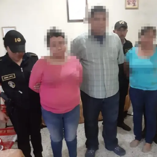 Capturados por ofrecer visas falsas