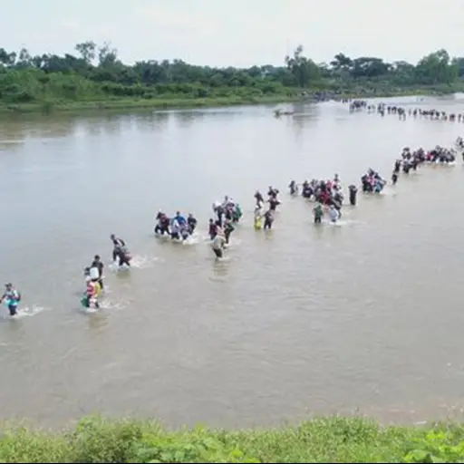 México bloquea cuentas de traficantes de personas ligados a caravanas de migrantes--- ,