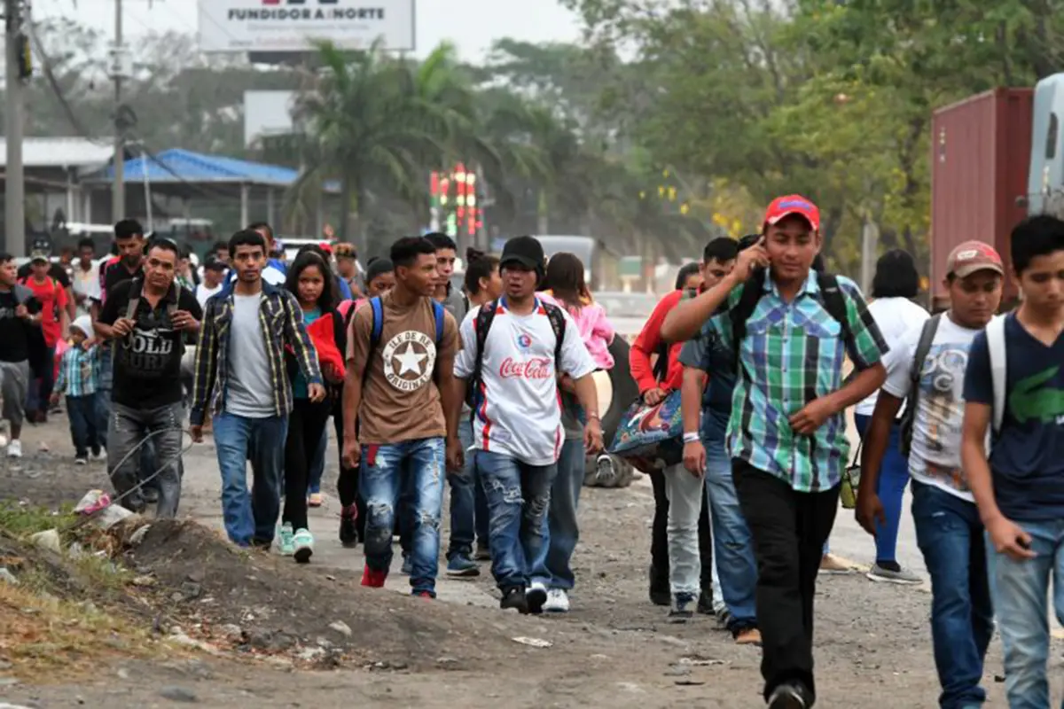 Caravana de migrantes centroamericanos ingresa al sur de México -, 