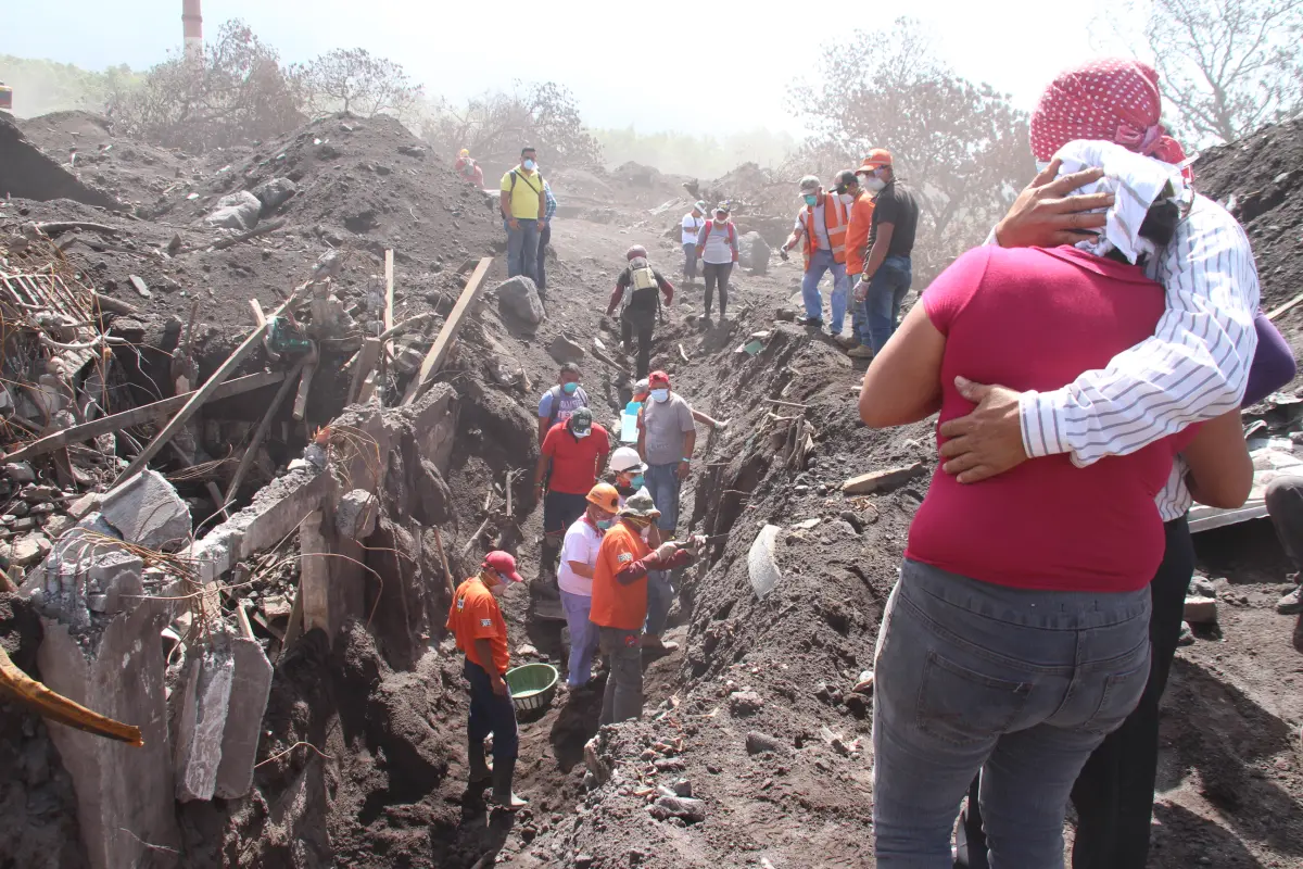 El 3 de junio de 2018 decenas de familias sufrieron la tragedia del volcán de Fuego. Foto: Gerardo Rafael