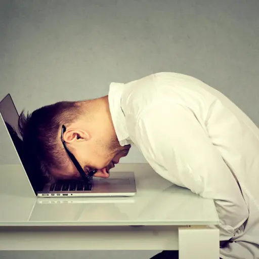 tired-worker-gettyimages-664861556 ,