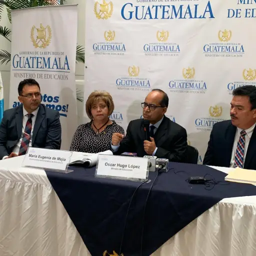 Óscar Hugo Lopez del Mineduc