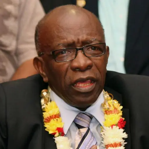 jack-warner-expresidente-de-concacaf-fue-multado-por-sobornos-740x431@2x ,