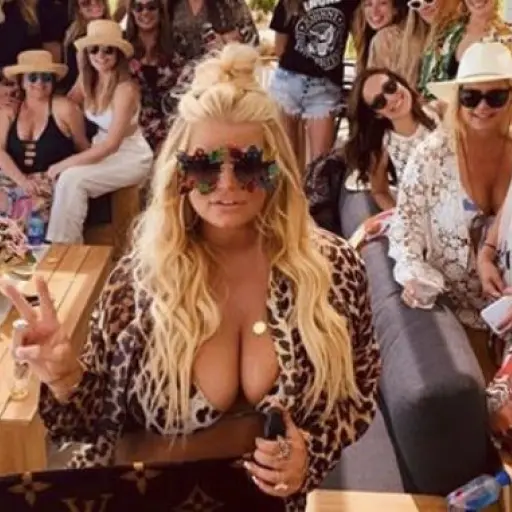 Jessica-Simpson-620x381 ,