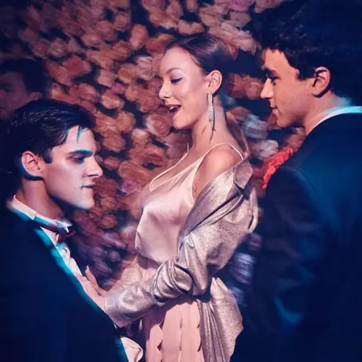 poliamor-mayor-comunicación ,