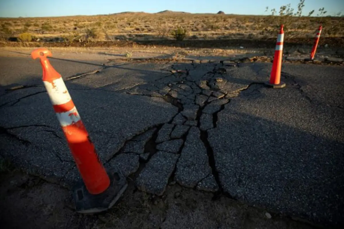 Temblor en el sur California. 