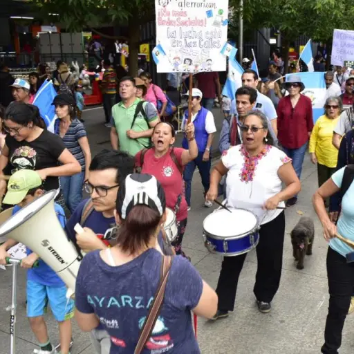 manifestacion plaza ,