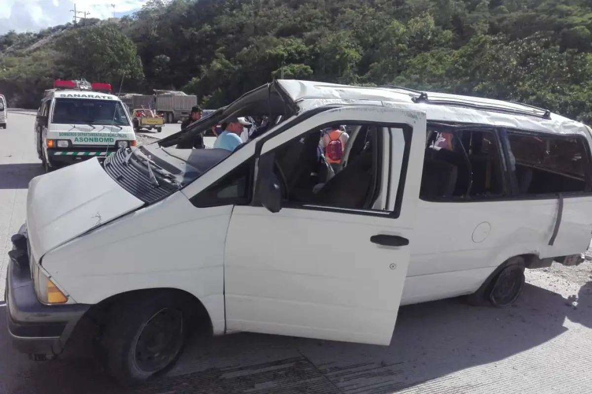 accidente de tránsito ruta al Atlántico Emisoras Unidas Guatemala, 