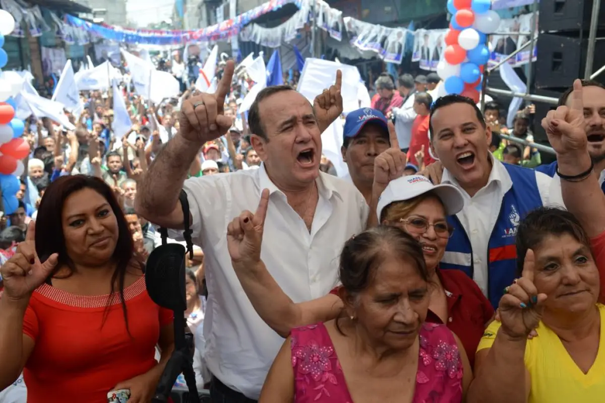 Alejandro Giammattei Vamos Emisoras Unidas Guatemala, 