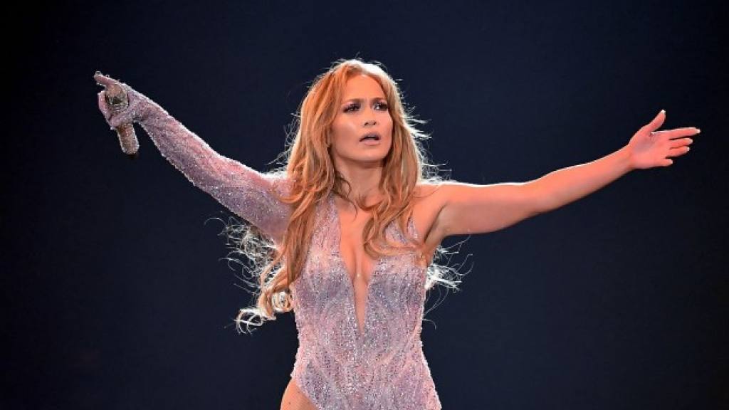 VIDEO. Critican a Jennifer López por "pasarse de diva" en París
