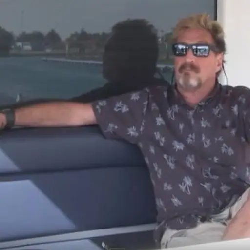 El millonario es señalado de un caso de asesinato en Belice.