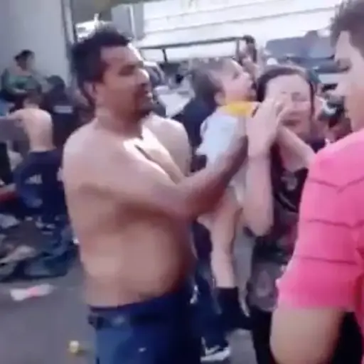 Migrantes hondureños sofocados. Foto: Captura de pantalla Youtube.